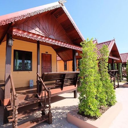 Prakaithong Hotel อำเภอสว่างแดนดิน ภายนอก รูปภาพ