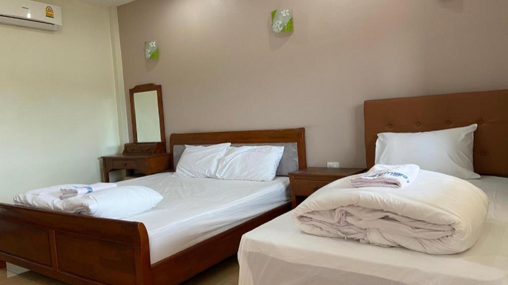 Prakaithong Hotel อำเภอสว่างแดนดิน ภายนอก รูปภาพ